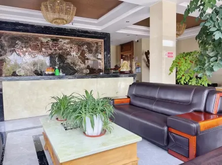 Zhuyuan Village Business Hotel