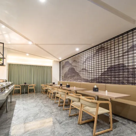 Moshang Yaju Lihua Hotel (Linzhou Bus Station Longhu Water System Park Branch)