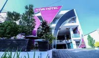 Viva Hotel Kediri by Front One