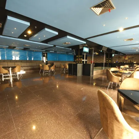 B Fashion Hotel Отели рядом с достопримечательностью «Торговый центр Central Park»