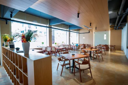 Wenchuan Dongpeng Shanyin Hotel Отели рядом с достопримечательностью «Wolong China Giant Panda Garden Shenshuping Base of CCRCGP»