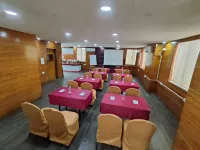 Dover Inn by BookMeriHotel.Com Các khách sạn gần Đài tưởng niệm Shaheed