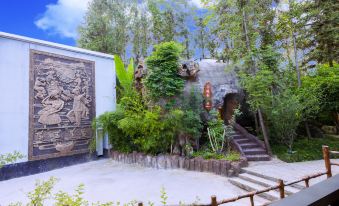 Zhangjiajie Wulingyuan Forest Youyue Art Homestay