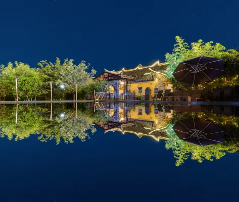 Future Homestay （Xingyi Wanfenglin Store）