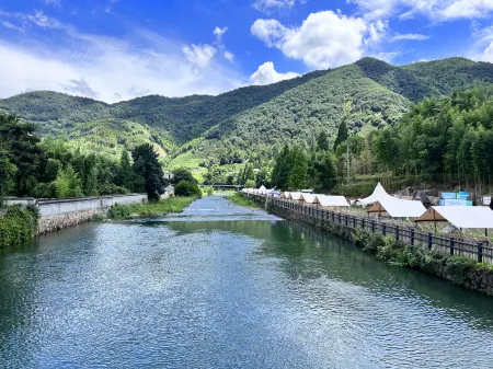 Encounter Boutique Hostel Отели рядом с достопримечательностью «Shangougou Scenic Resort»