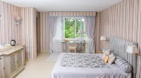 Binh An Village Resort Hotels in Tuyen Lam Lake