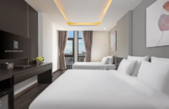 Mercy Emerald Hotel Hotel dekat My Khe Beach