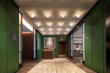 Hampton by Hilton Guangzhou Xintang Отели рядом с достопримечательностью «Siwanggang Park»