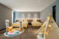 Xichang Yuehaili Wetland Hotel (Qionghai 17 Degrees Branch) - Mountain view
