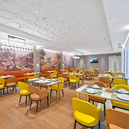 Vienna International Hotel (Qujing Luliang Tongle Plaza)