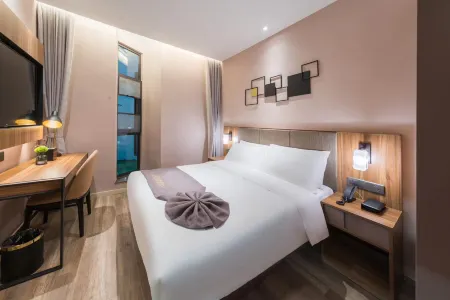 Home Inn Plus Hotel (Xiamen Jimei University Branch)