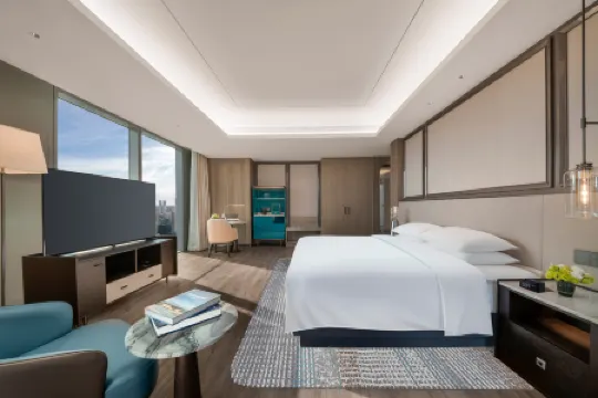 Crowne Plaza HANGZHOU LINPING by IHG Отели рядом с достопримечательностью «Zhongdu Square»