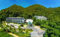 Zhejiang Provincial Federation of Trade Unions Shuanglong Workers Sanatorium Hotel in zona Chaozhen Cave