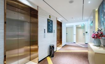 IU Hotel (Shijiazhuang Vientiane City Xinbai Square Subway Station)