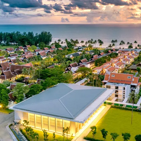 JW Marriott Khao Lak Resort & Spa Отели рядом с достопримечательностью «Коралловый мыс»