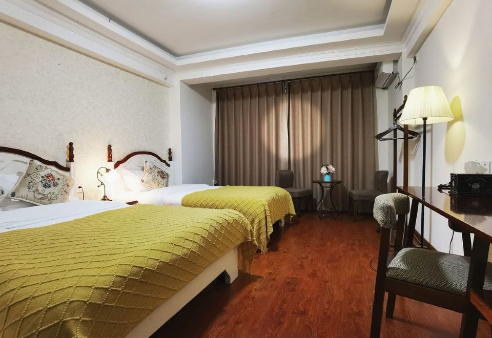 2. 상하이 디청 호..