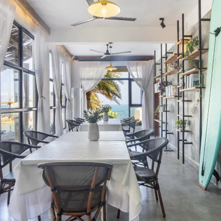 May Coastal Bed and Breakfast in Naozhou, Zhanjiang