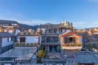 XianglinYajingXueyueSnowJoySnowMountainViewLightLuxuryGardenVillaforSeekingTranquility