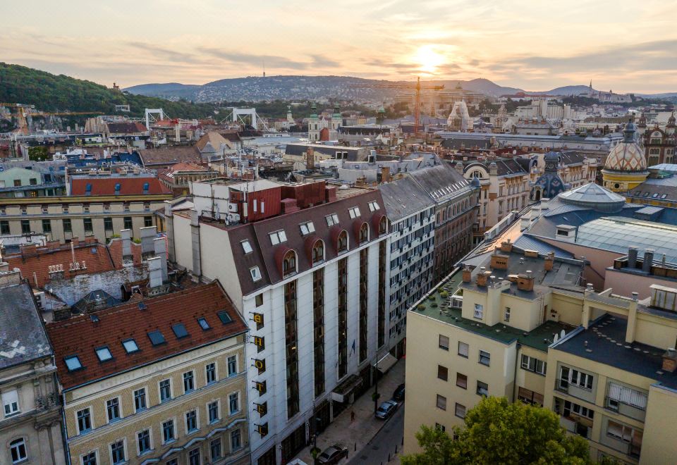 Hotel Erzsebet City Center Over view