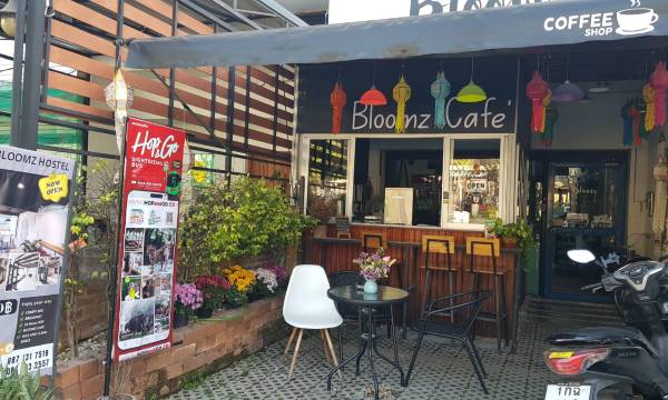 Bloomz Hostel