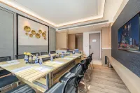 Pengxi Hotel (Haikou Qilou Old Street Sun Moon Square Duty Free Shop)