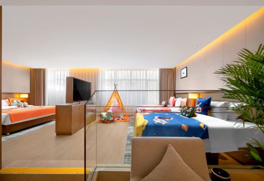 성 소피아 성당 근처 하얼빈 거리 풍경