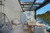 180° Lakeview Mountain Luxury Resort VILLA (Cloud Grassland Panda Adventure Park Store) Hotels near wu he cun