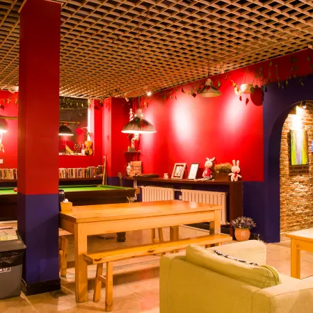 Dalian Tiantian International Hostel (Xian Road Xianggong Street Subway Station)