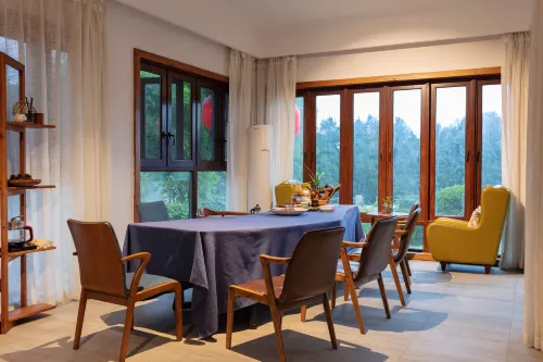 Zhangjiajie Ldyllic Pondside Timber Lodge Public Areas Photos