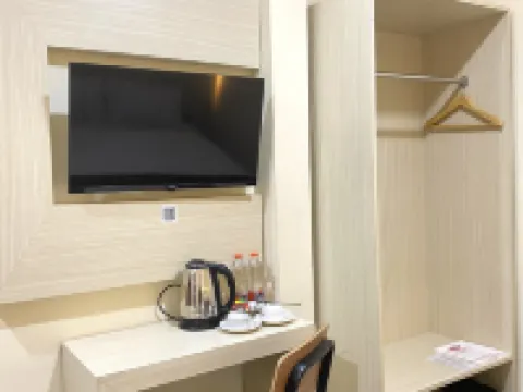 Red Chilies Hotel Hotels in Banjarsari