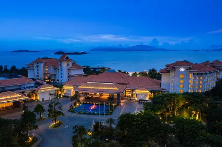 Regal Palace Resort Отели рядом с достопримечательностью «Jinyintan Beach»