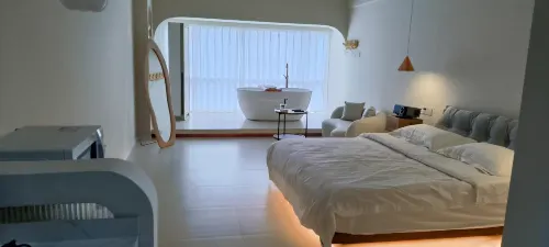 Golden Lake View Cinema Apartment