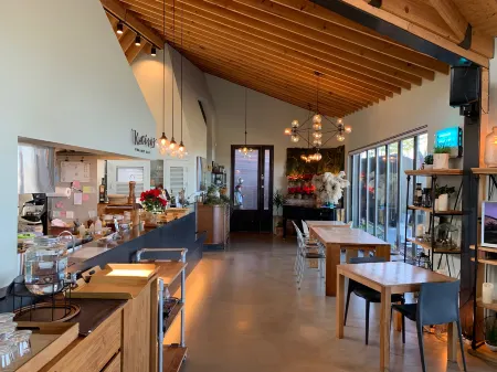 Kairosjeju Boutique Stay Отели рядом с достопримечательностью «Aewol Coast Road»