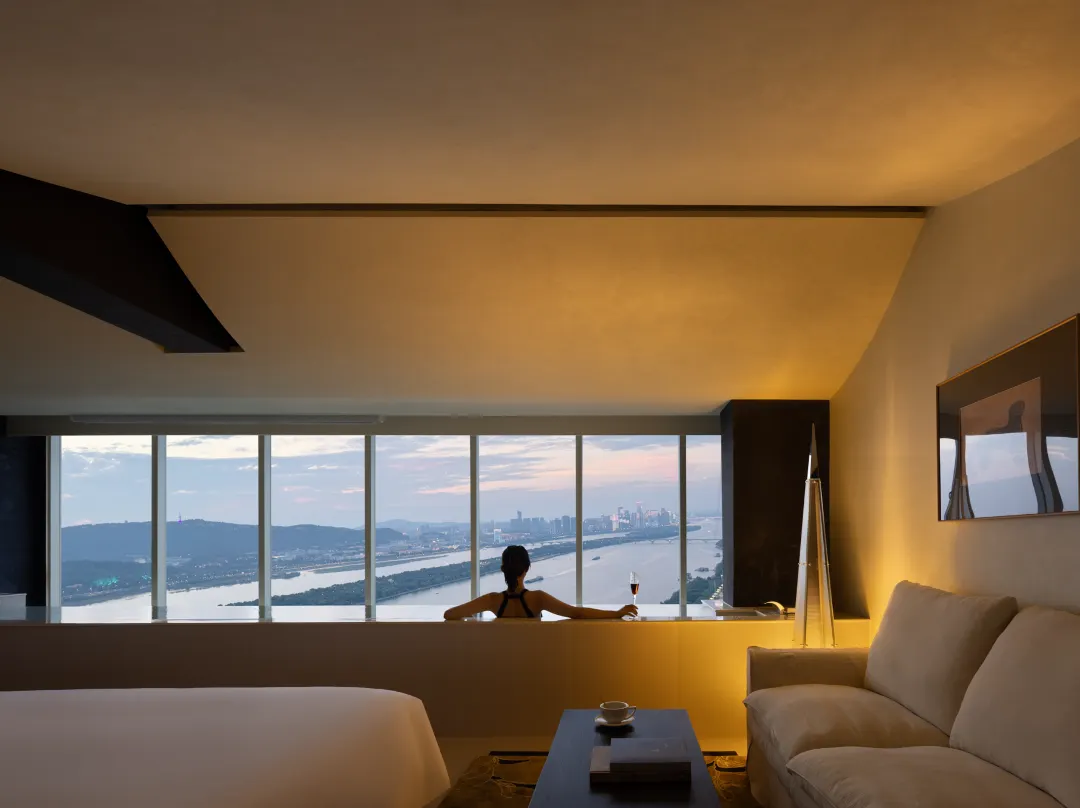 One Corner Pool Hotel - 