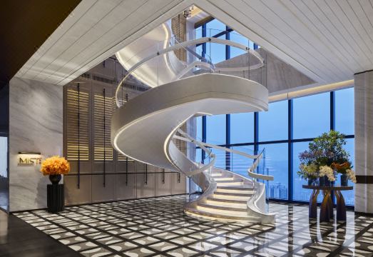 1. 콘래드 칭칭..