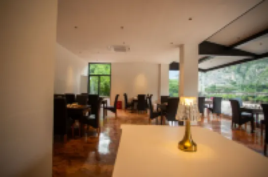 웨이시 시니안 장루 호텔