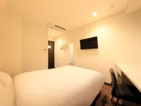 ELE Hotel Higashi-Nihonbashi Hotel dekat Stasiun Higashi-ginza