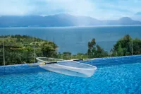 Fuxian Lake Shizhihai Homestay - สระว่ายน้ำแบบอินฟินิตี้