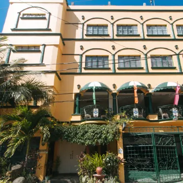 RedDoorz @ Yahweh Spring Retreat and Resort Laguna