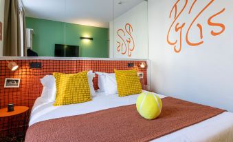 Hotel Olympic Paris Boulogne by Patrick Hayat