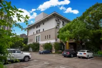 Rujia Huayi Select Hotel (Liyang High-Speed Railway Station Wanda Plaza) - Bãi đậu xe