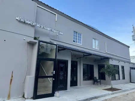 Water Bay Hotel Saipan Отели рядом с достопримечательностью «Nilala Spa»