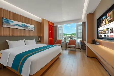 Guanhai Holiday Hotel Отели рядом с достопримечательностью «Triton Bay»