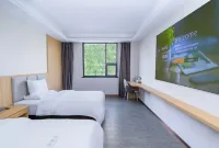 Yiduo Hotel (Linyi Lushang Center Store)