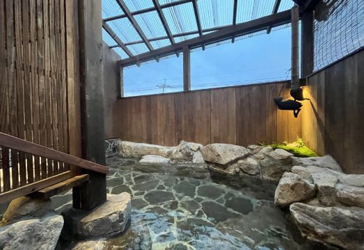 [가라쿠친의 공용 공간 및 주방 이미지]