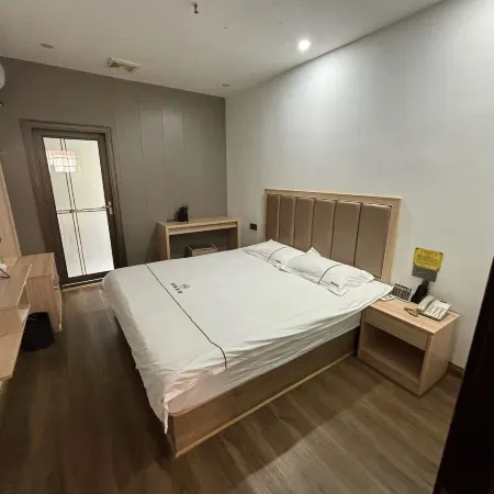 Xianning Hongwei Hotel