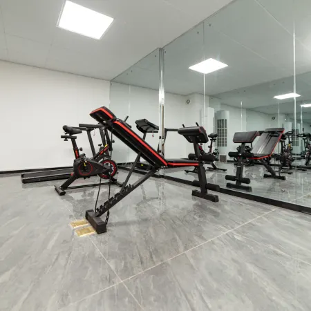 Youyi Crystal Hotel (Qinzhou Baishi Lake Park Branch)
