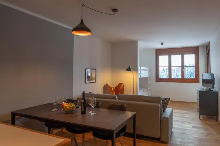 Luxescape-No 2306-Traumaussicht-Ski & Wandergebiet-Paragleiten-Langlauf-Parkplatz Отели в г. Ossiach