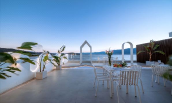 Xiaolu Chenke Island Neighbor Sea View Hotel (Erhai Branch)