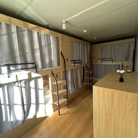 Unrestrained Youth Hostel Hotel di Kangding